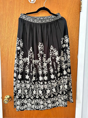 Max Studio Floral Maxi Skirt Black & White Medium NWT